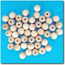 47 Stück Roh Holzkugeln 10 mm aus Buchenholz mit Löcher.
