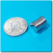 Kleine und flache Neodym Scheiben Magneten, 1 mm hoch.