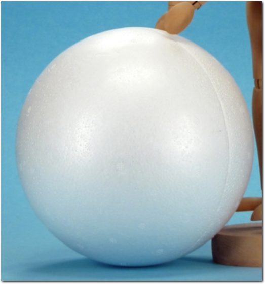 Kleine teilbare Styroporkugel mit einem Durchmesser von 15 cm.