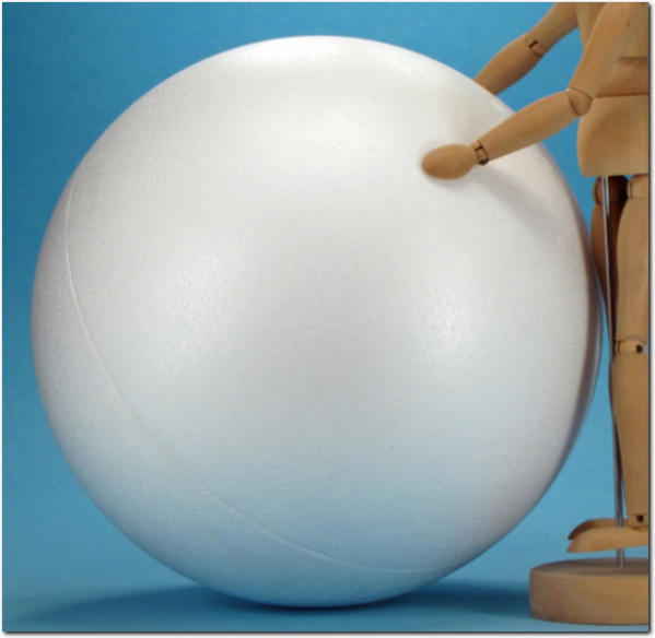 Grosse teilbare Styroporkugel mit einem Durchmesser von 25 cm.