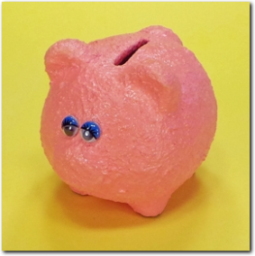 Handgefertigte Sparschweine.