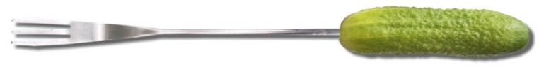 Fonduegabel mit Salzgurke als Griff.