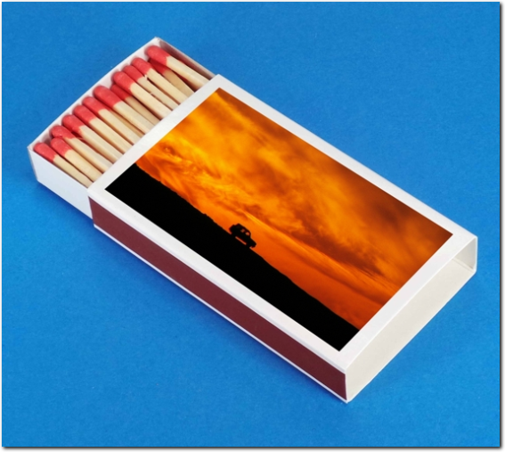 Zündholzschachtel mit Foto beklebt.